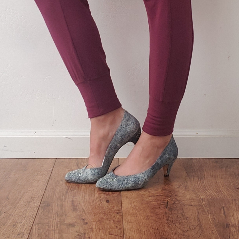 Espanola Jeans Closed Toe Pumps Size 8 1/2 - Picture 2 of 8